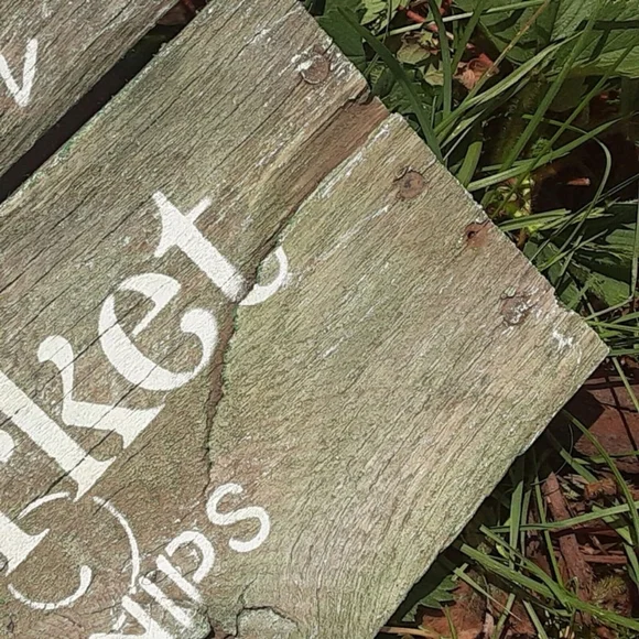 Cottontail Market Rescued Wood Garden Sign 20" Spring Easter Rabbit Wall Sign - Picture 4 of 10